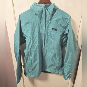 Patagonia Light Teal Packable Rain Jacket Sz M
